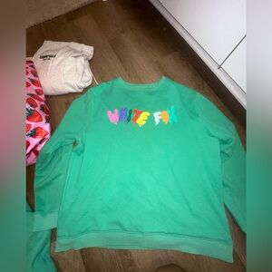 white fox m/l crewneck sweatshirt